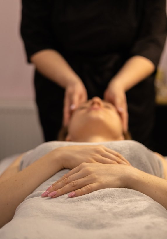 Masaje facial manual